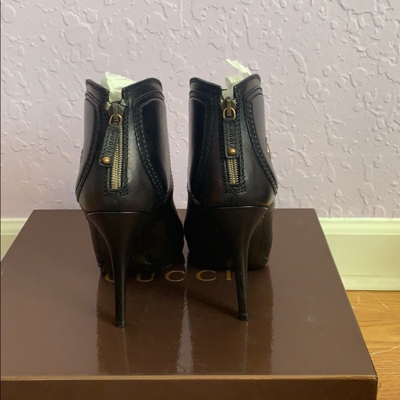 Black leather Gucci booties - Picture 3 of 3